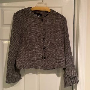 Jones New York Cropped black and white jacket. Size 16